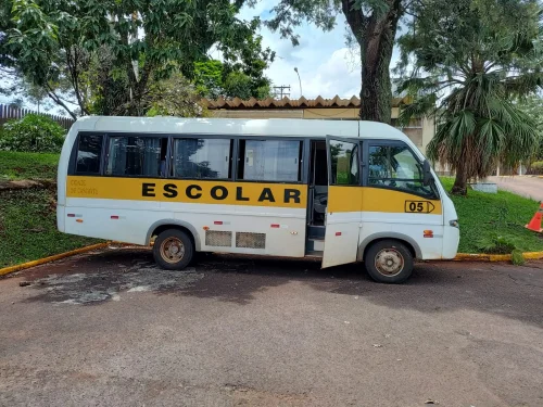 Dois micro-ônibus com placas clonadas são apreendidos no Paraná