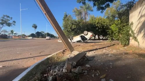 Acidente na NS-08: veículo capota após motorista perder controle em curva