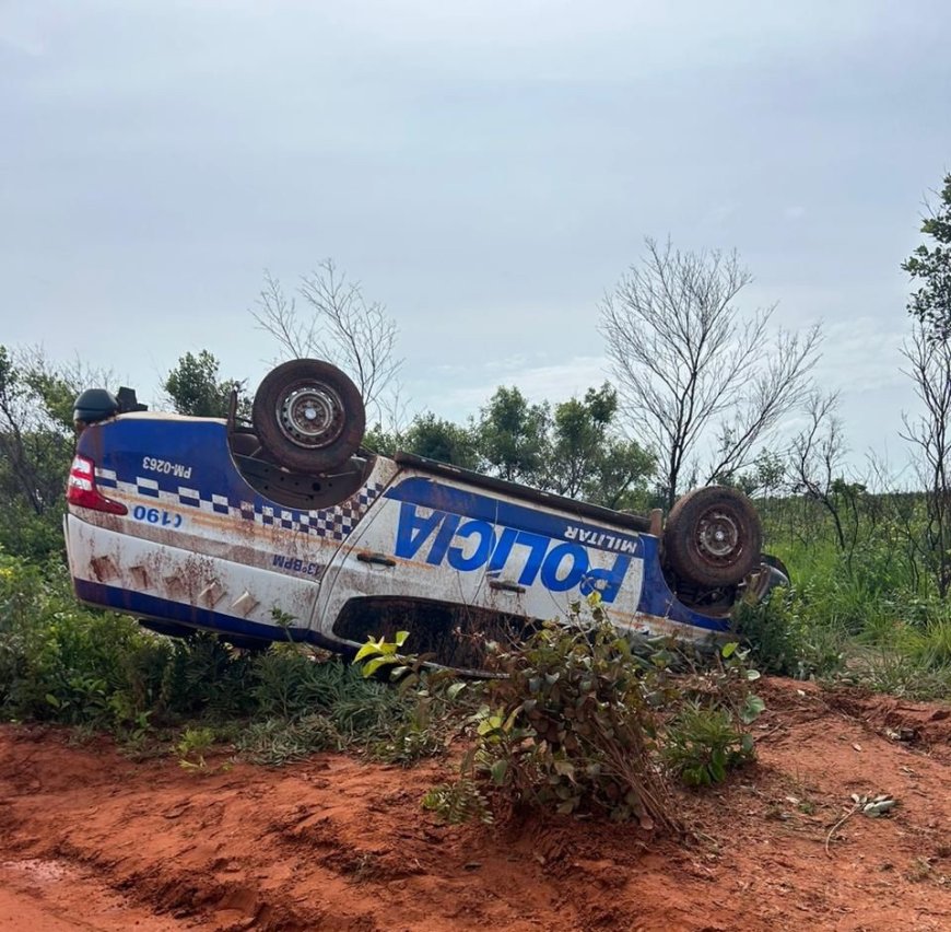 Dois policiais militares ficam feridos em capotamento de viatura na TO-247